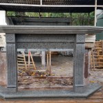 Rivestimento camino in peperino-6