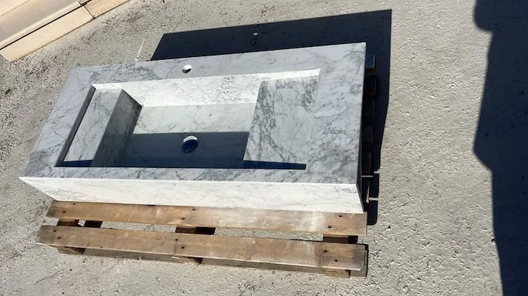 lavabo in marmo di Carrara