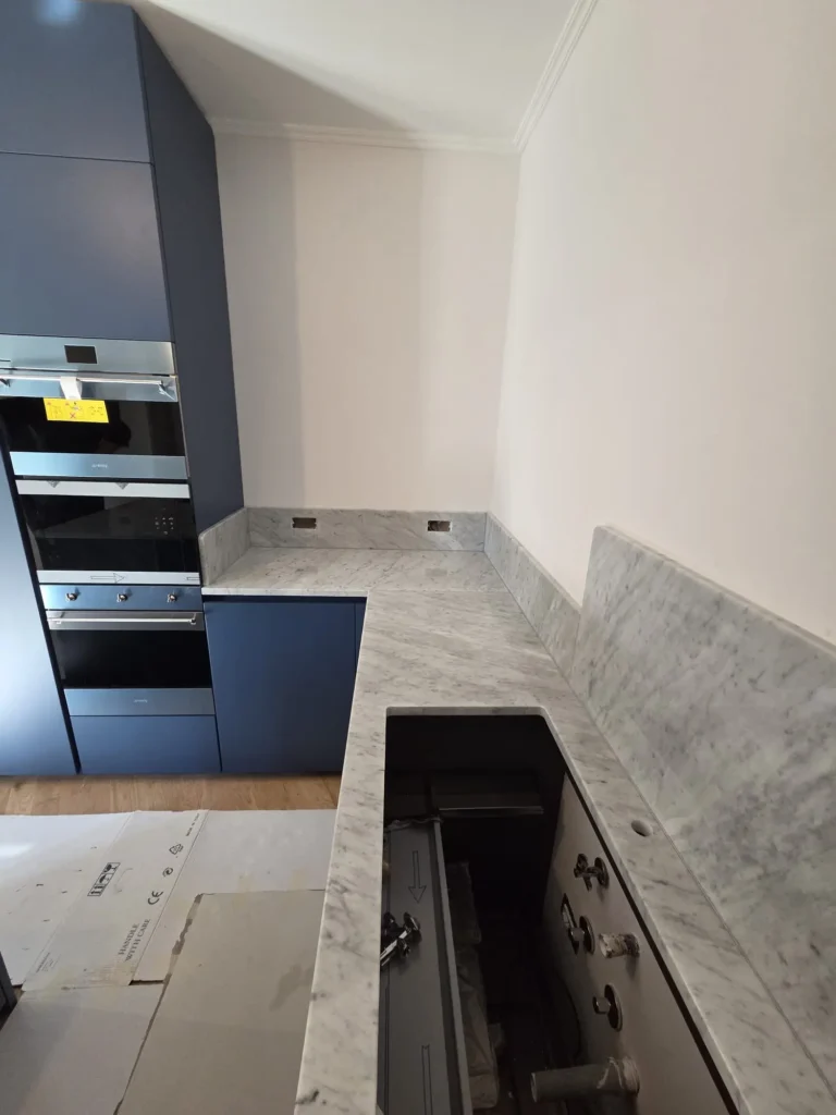 schienale top cucina marmo di carrara