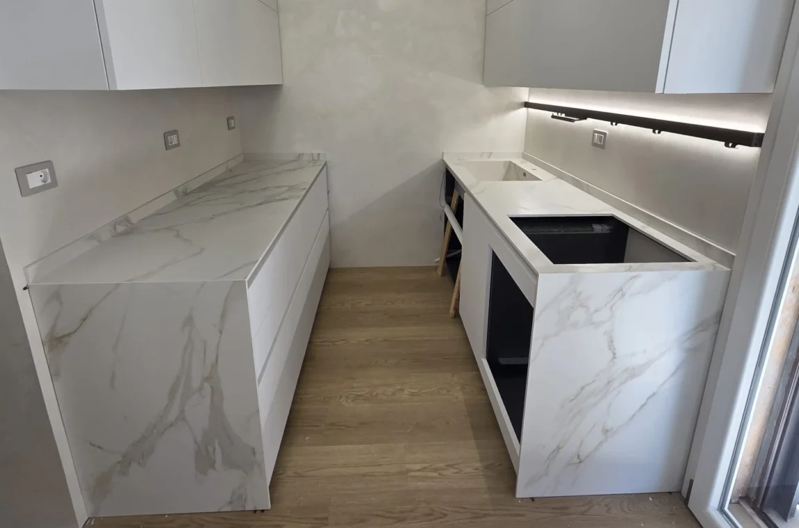 Top cucina in neolith Calacatta Roma